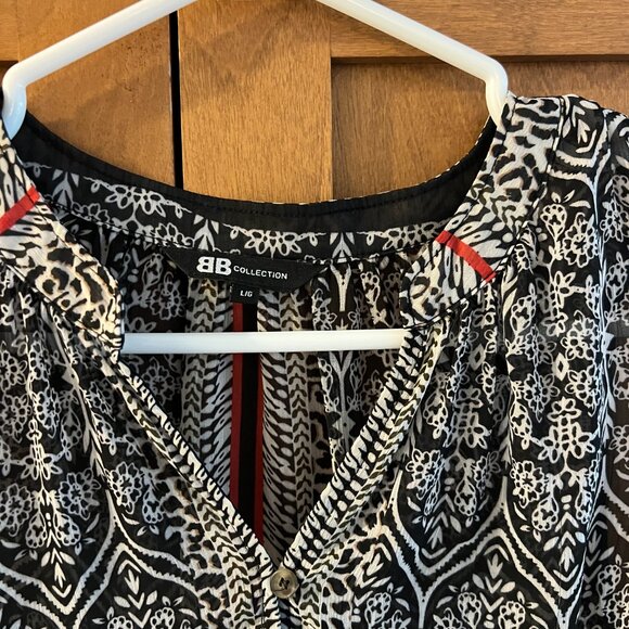 small, light, sleeveless blouse - Picture 3 of 7